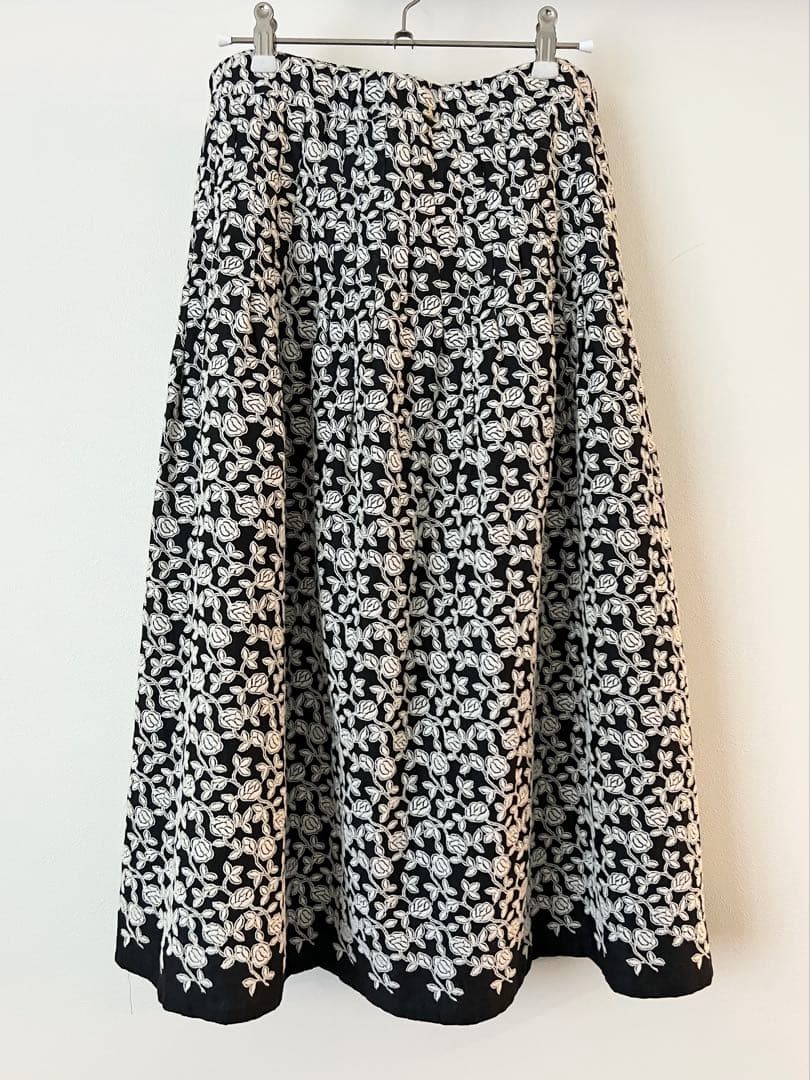 PJC 大西和子　薔薇　総刺繍　フレアスカート　大きめ