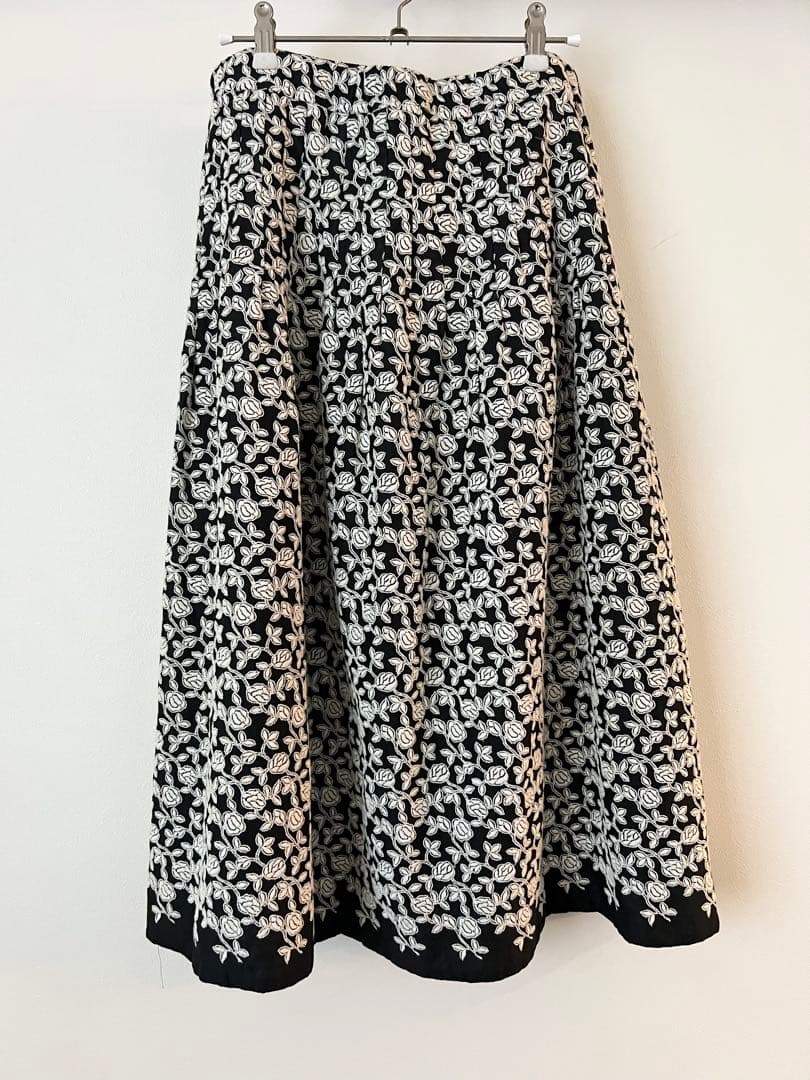 PJC 大西和子　薔薇　総刺繍　フレアスカート　大きめ