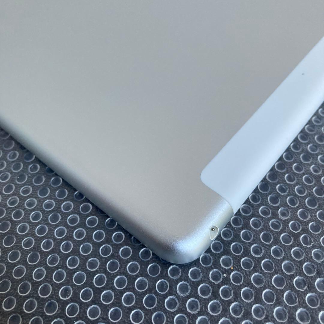 3952【早い者勝ち】美品☆iPad6 第6世代 32GB SIMフリー☆