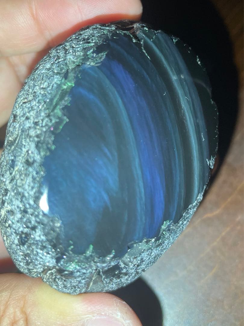 研磨品　十勝石玲瓏　複合色レインボーオブシディアン