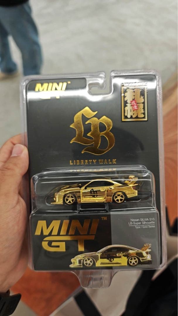 MINI GT LIBERTYWALK S15 GOLD SAPPORO札幌限定