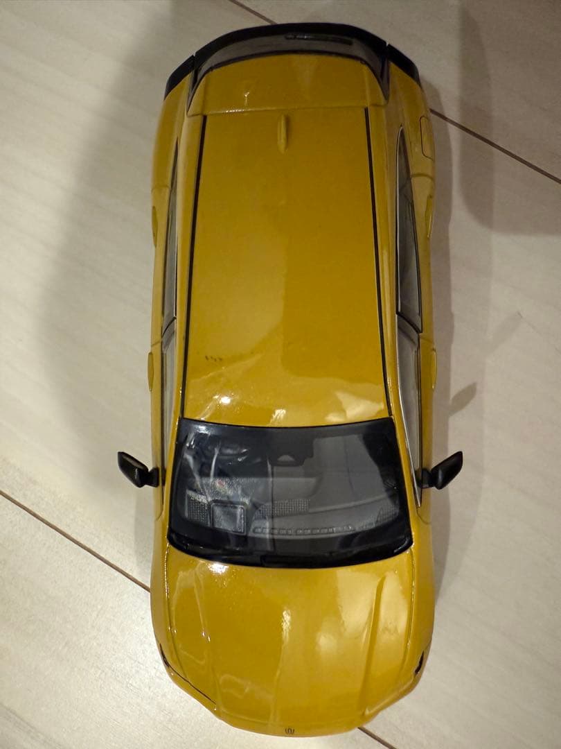 クラウンスポーツ　ミニカー　マスタード