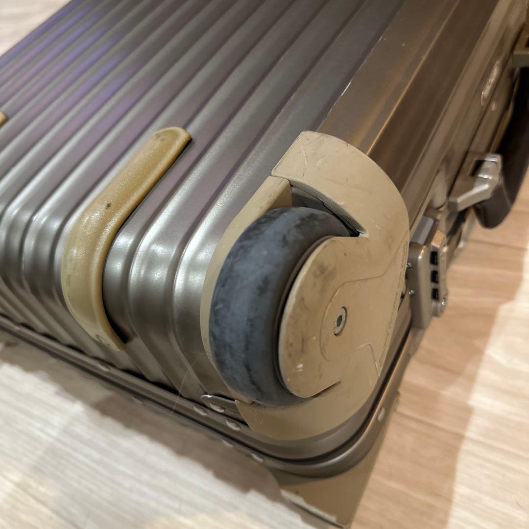 RIMOWA トパーズ チタニウム 32L(機内用)
