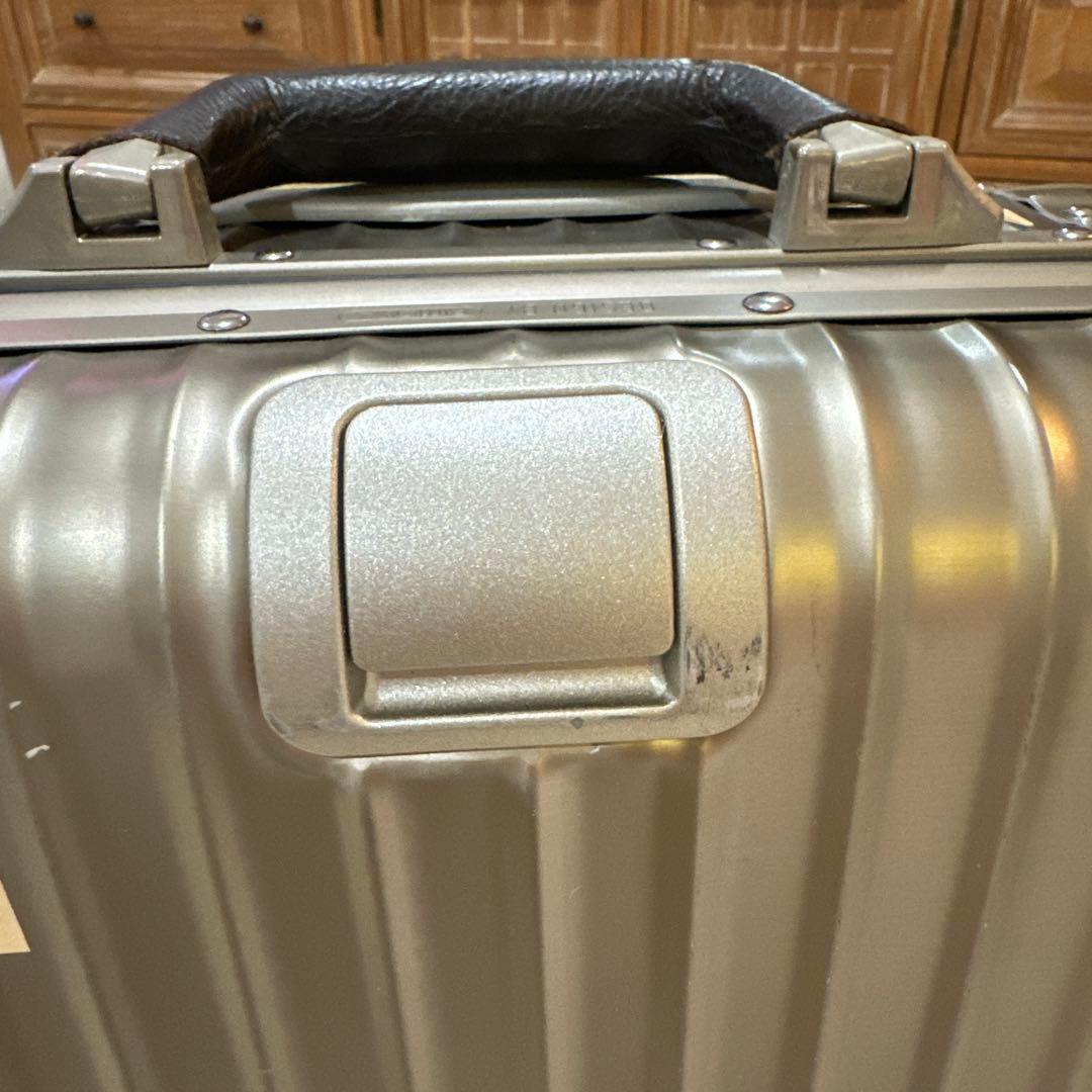 RIMOWA トパーズ チタニウム 32L(機内用)