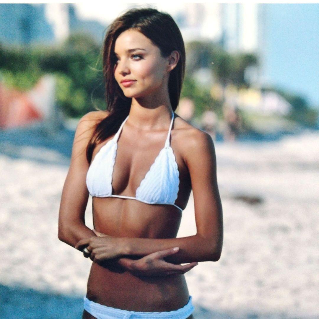 ミランダ・カー直筆サイン入り超大型写真…