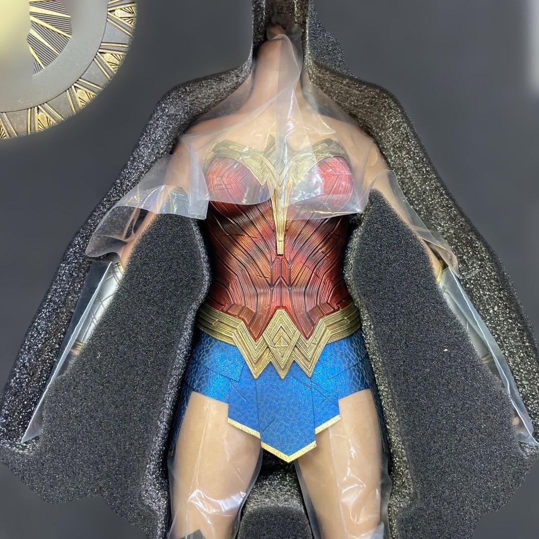 【未使用品】ホットトイズ ワンダーウーマン ワーナー100周年 MMS698