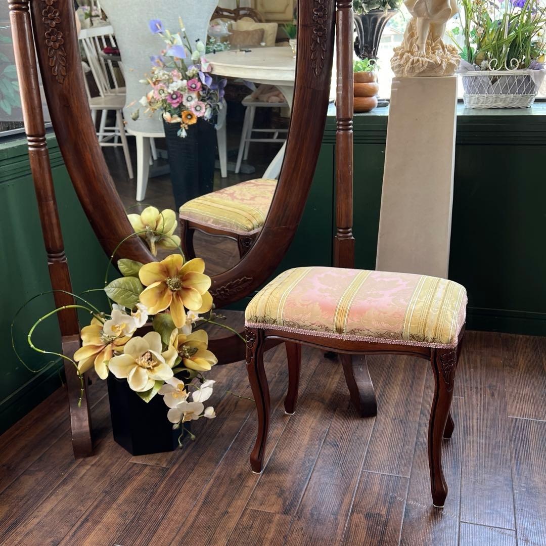 k546r121 イタリア製 クラシカルオットマン・スツール 猫脚家具 ピンク系