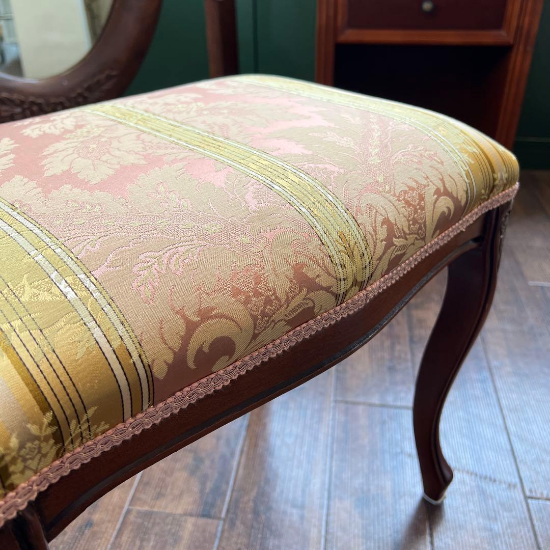 k546r121 イタリア製 クラシカルオットマン・スツール 猫脚家具 ピンク系