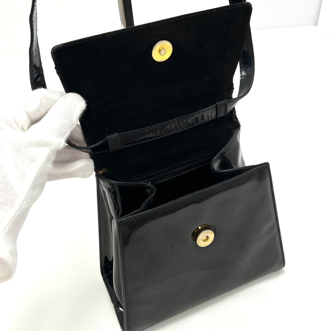 フェラガモ　ショルダー ハンドバッグ　2WAY　ヴァラリボン パテントレザー