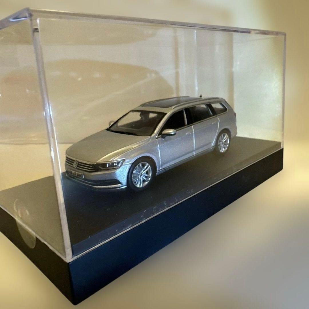 ■VW PASSAT VARIANT B8 1:43 モデルカー■純正■パサート