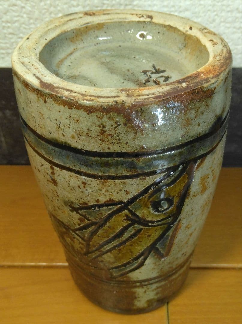 人間国宝 金城次郎 筆筒(魚2匹）栞 共箱 壺屋焼 壷屋焼 やちむん 美品