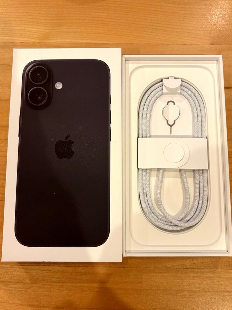Apple iPhone 16 128 GB ブラック本体