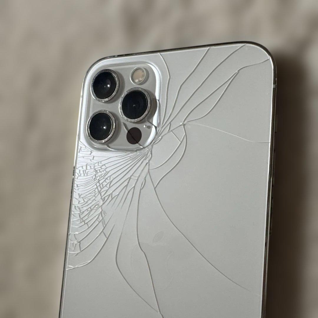 iPhone 12Pro ホワイト 背面ひび割れ 箱あり SIMフリー