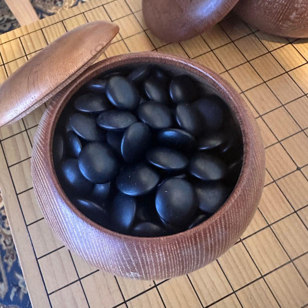 【送料込】高級 碁盤 碁石セット 蛤 那智黒石