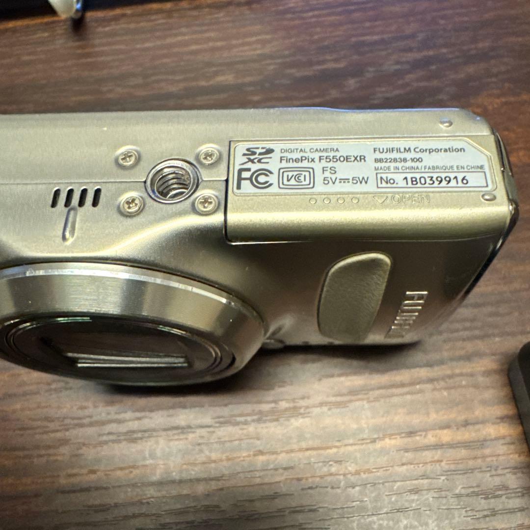 Fujifilm EXR 16メガCMOS デジタルカメラ 充電器付