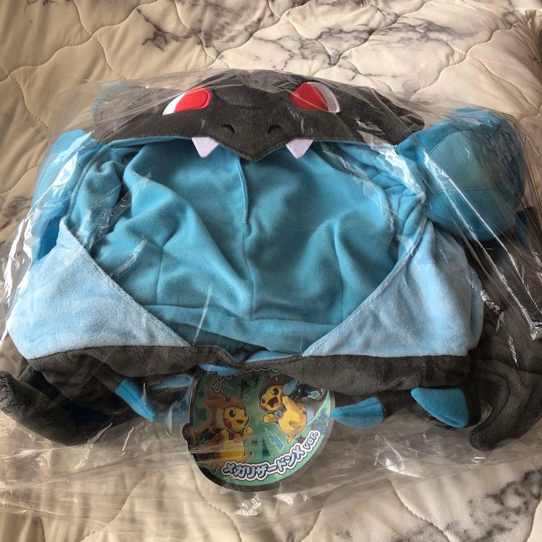 ポケモンセンター　フード付きポンチョ　メガリザードンX version