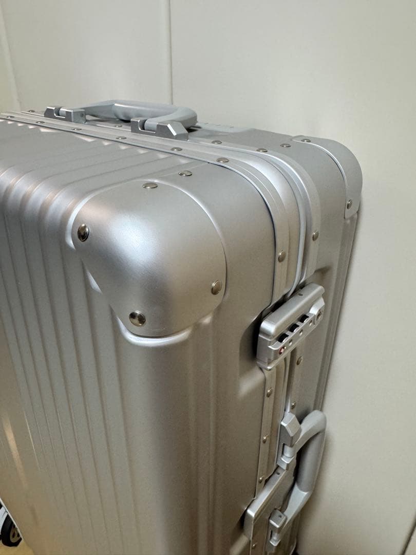 【未使用】非売品　メルセデスベンツ　キャリーケース　シルバー　65L