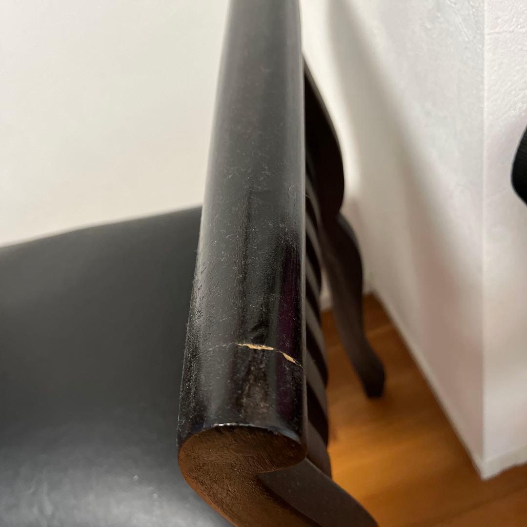 アジアンスタイル 黒い木製スツール　サロン風