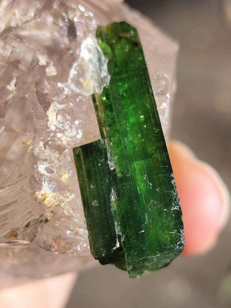 【奇跡的共演】グリーントルマリンオンクォーツ