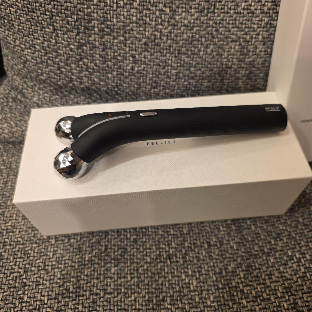 MANHATTAN PEELIFT 目元美顔器 セラム付き