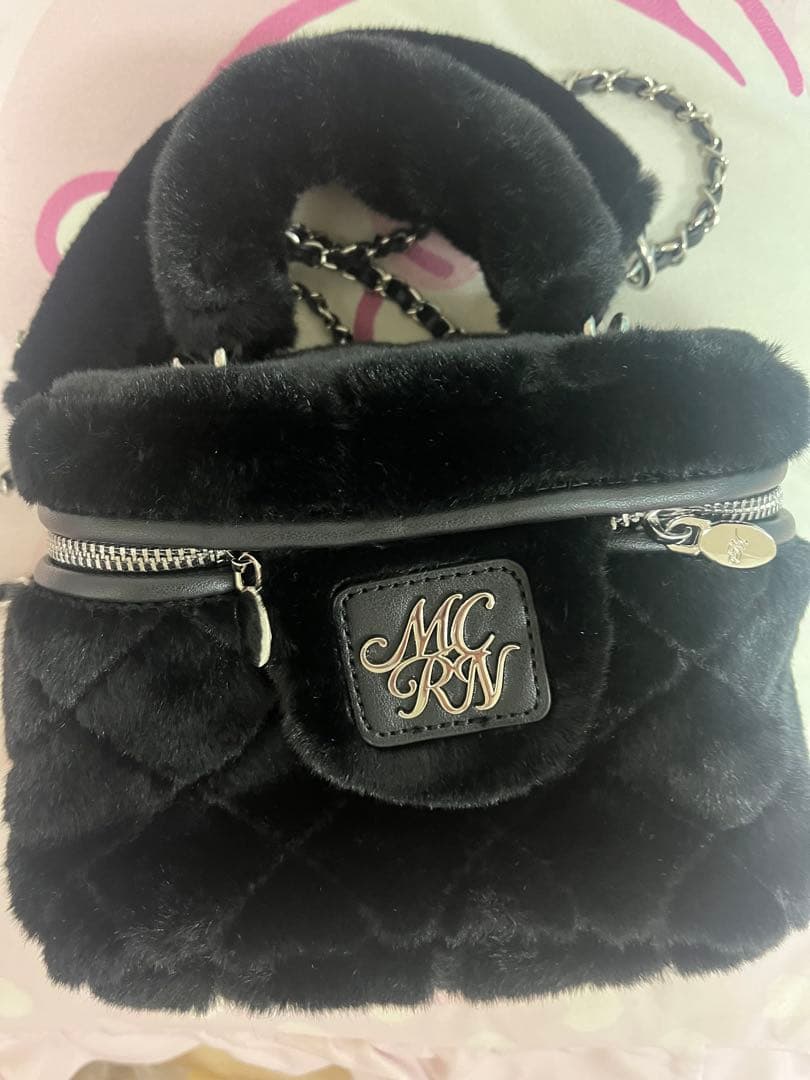 michellMacaron ミシェルマカロン ファーバニティバッグ