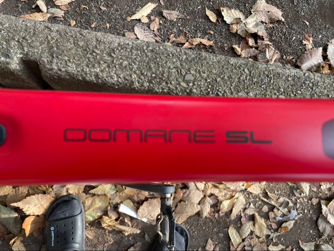 Trek レッドロードバイク Shimano アルテグラ