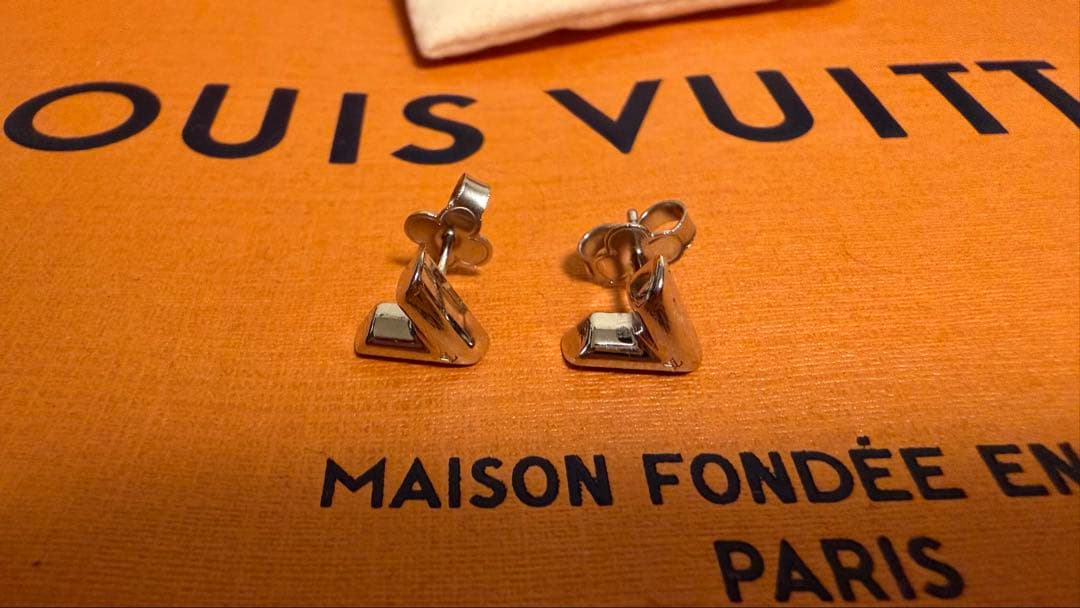 Louis Vuitton ピアス・エセンシャル V