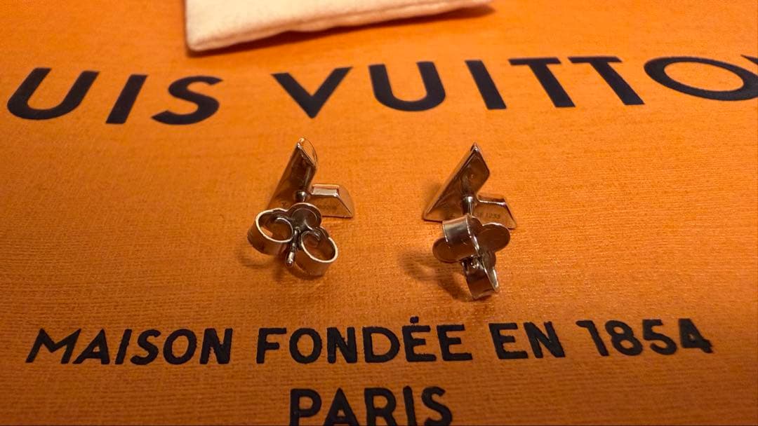 Louis Vuitton ピアス・エセンシャル V