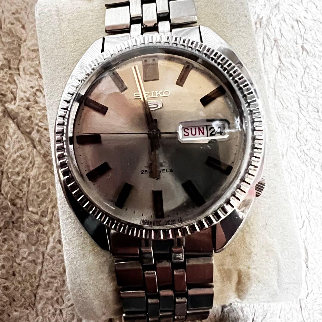 希少　美品稼働 ビンテージ時計6106-8141