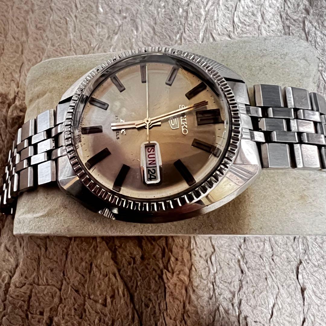 希少　美品稼働 ビンテージ時計6106-8141