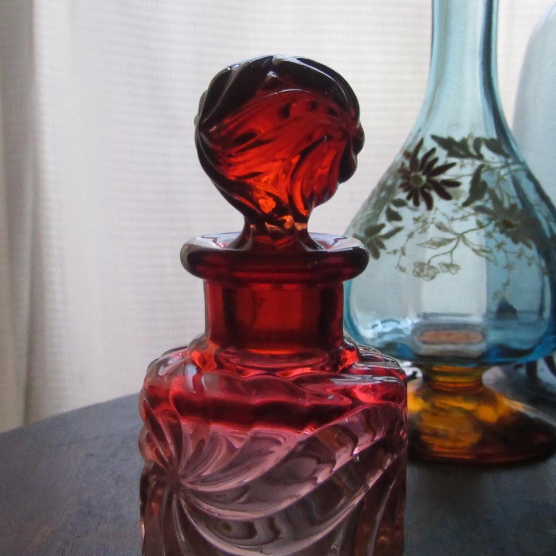 オールドバカラ　1890年頃「ROSACES　MULTIPLES」　香水瓶