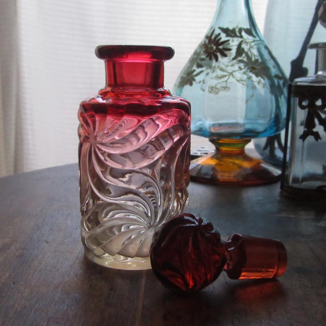 オールドバカラ　1890年頃「ROSACES　MULTIPLES」　香水瓶