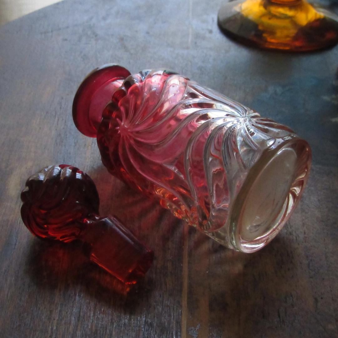 オールドバカラ　1890年頃「ROSACES　MULTIPLES」　香水瓶