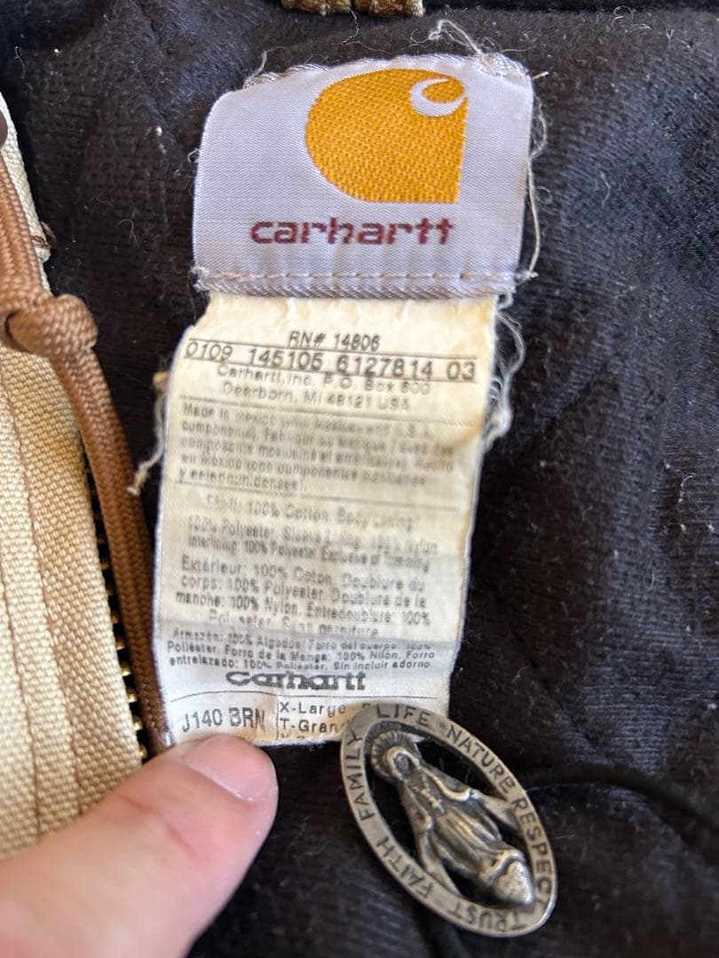 Carhartt アクティブジャケット　フェード&ダメージ