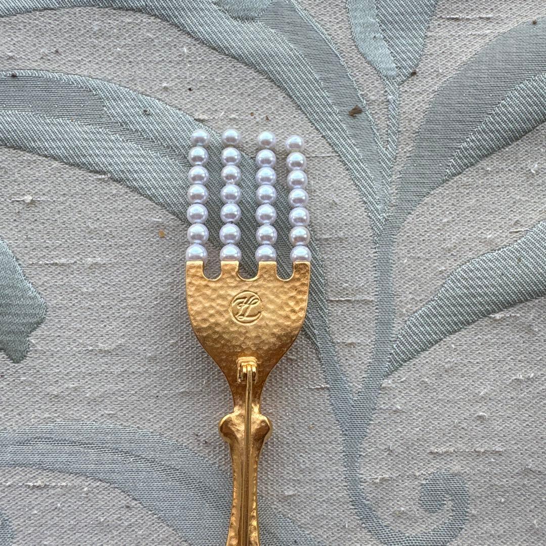 a*e様 ゴールドフォーク型ブローチ パール装飾