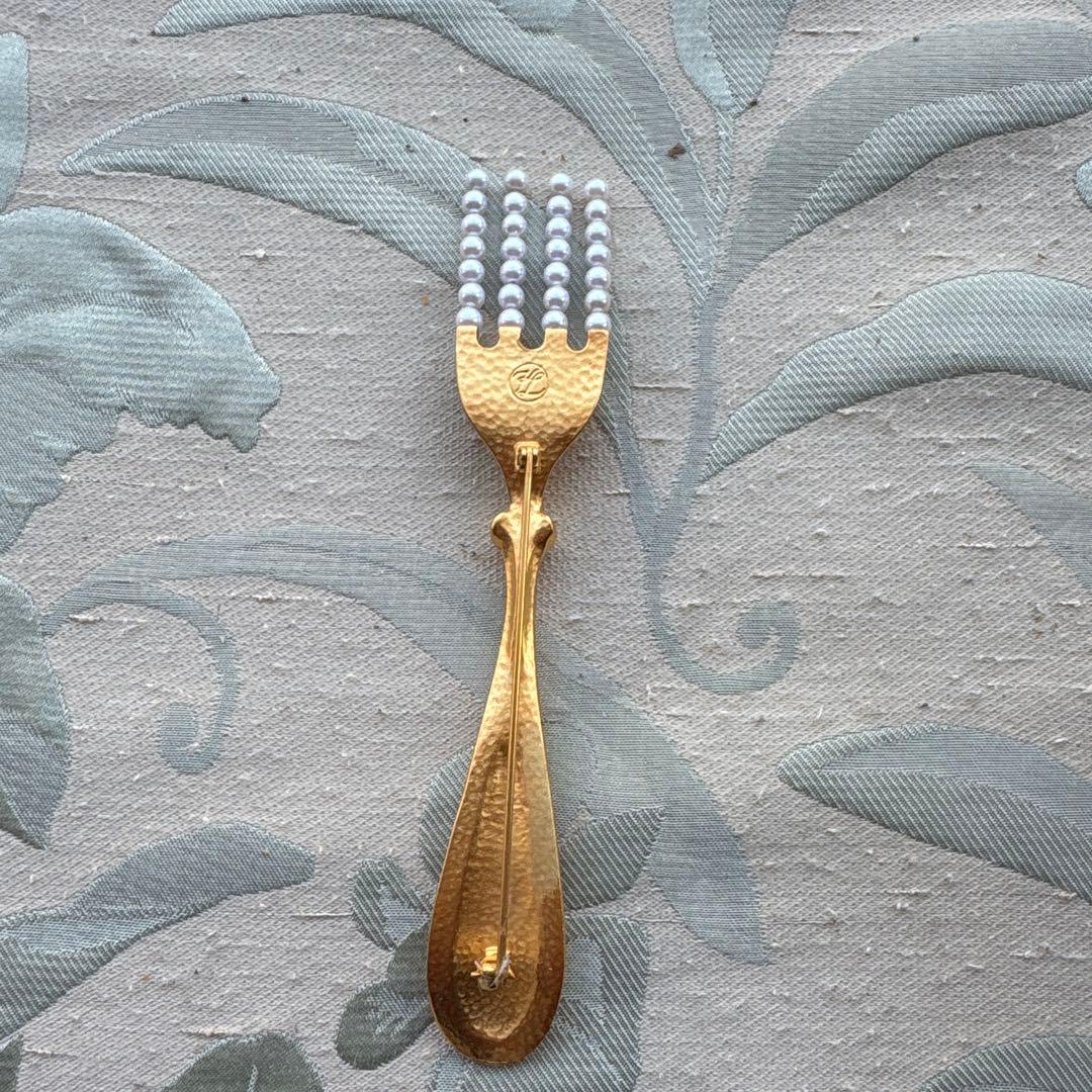 a*e様 ゴールドフォーク型ブローチ パール装飾