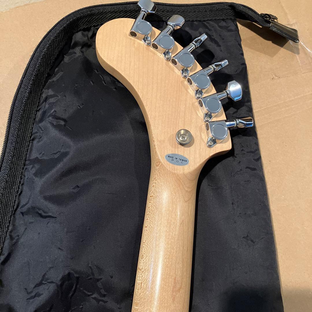 FERNANDES ZO3アクリルエレキギター