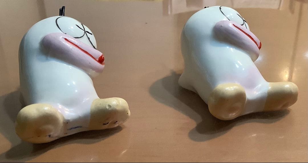 寝そべりQ太郎　陶器フィギュア 2個セット　レアグッズ