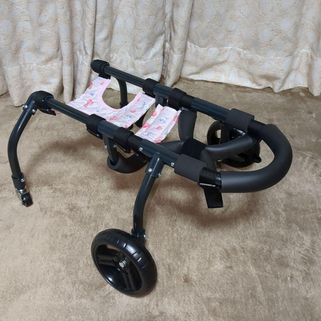 ワンちゃん4輪　リハビリ　食事補助　犬用車椅子　体制維持　犬の歩行器