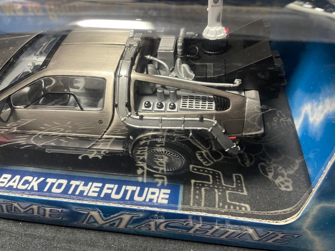 バックトゥザフューチャー パート２ 1/18 デロリアン BTTF サンスター製