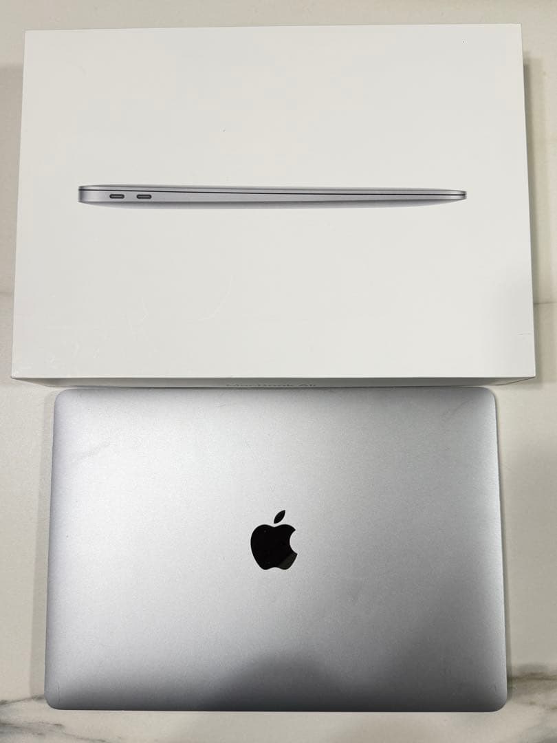 Apple MacBook Air 13インチ　2018　8GB　256GB