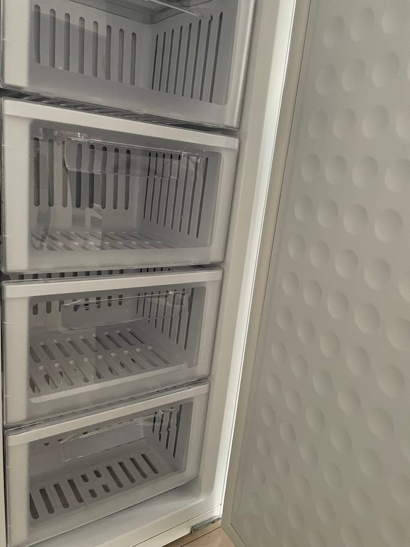 ALLEGIA スタンド式冷凍庫 自動霜取り機能付き 107L ホワイト