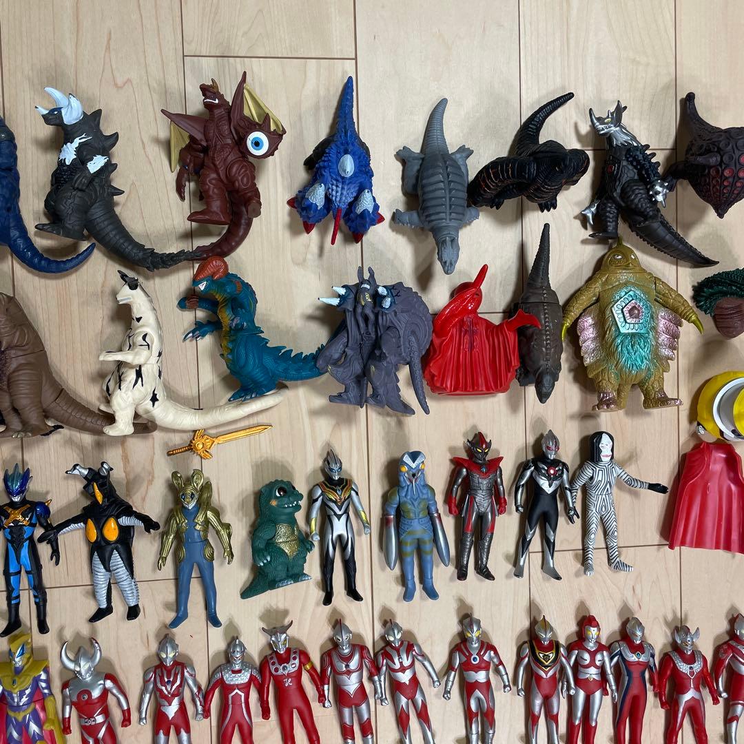 ウルトラマンフィギュア、その他ヒーロー130体ほど