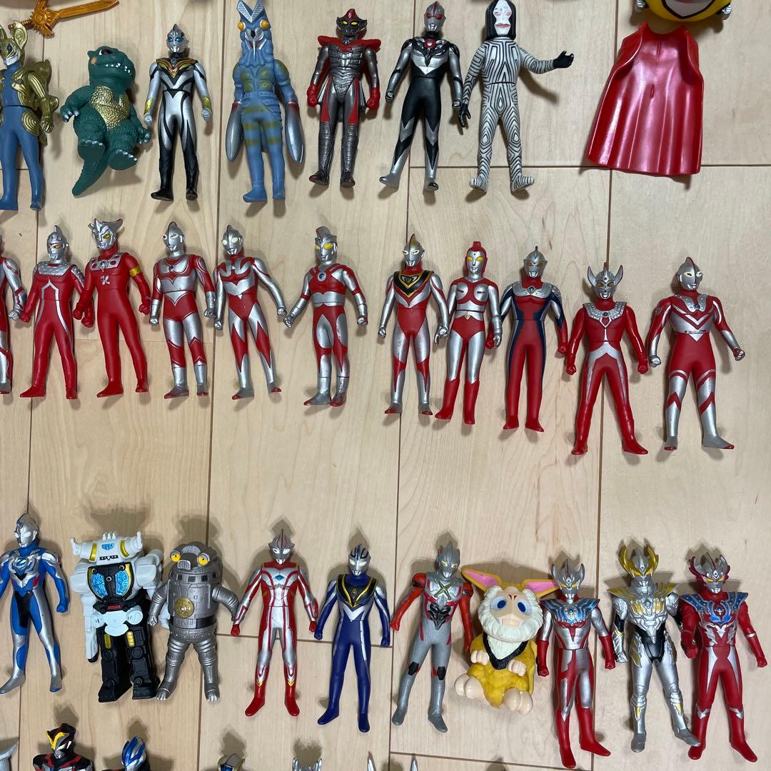 ウルトラマンフィギュア、その他ヒーロー130体ほど