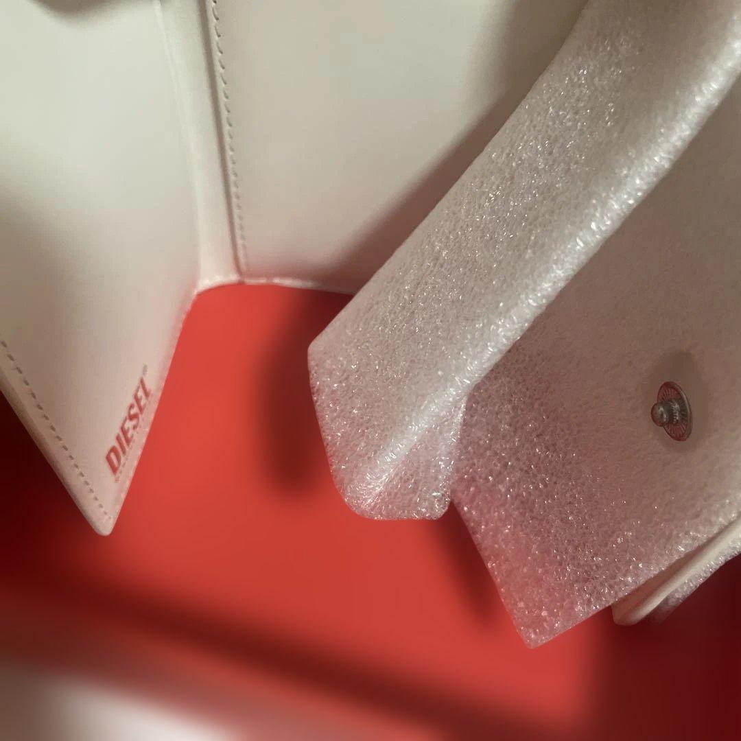 新品 DIESEL ホワイト 三つ折り財布 09887