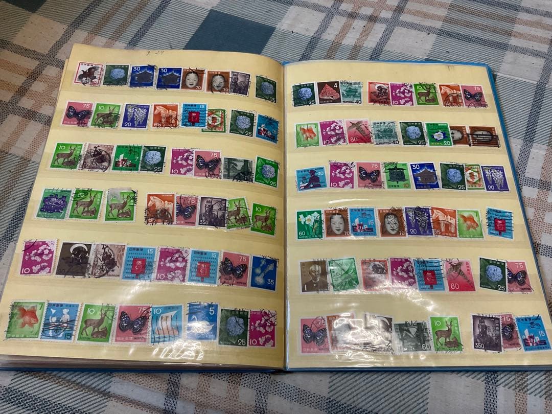 使用済み切手／日本国内の切手　アルバムにビッシリシリーズ2。【昭和ノスタルジー】