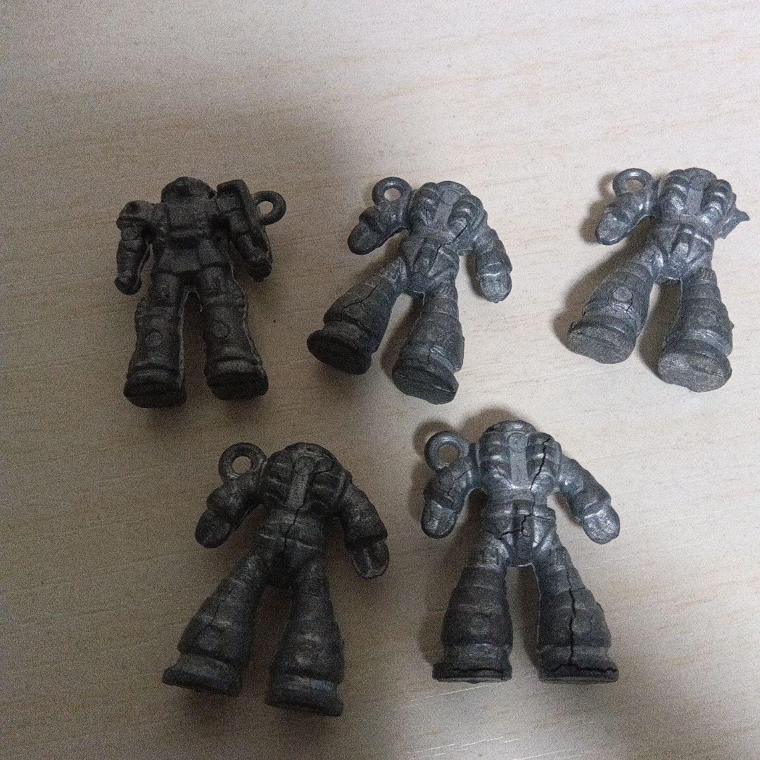 機動戦士ガンダム　鉄キーホルダー　11個セット