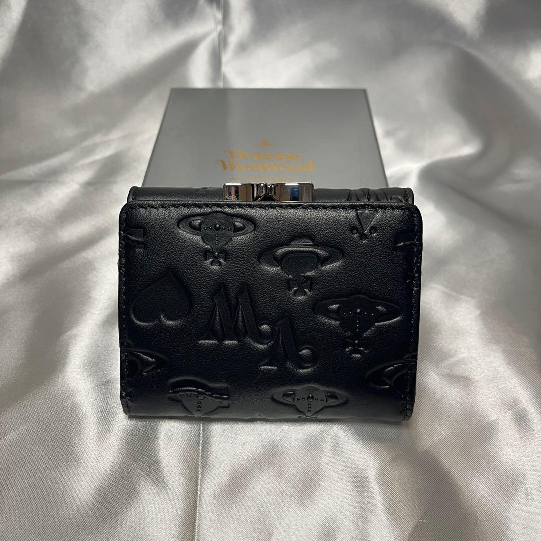 新品 Vivienne Westwood ブラック ヴィヴィアン柄 三つ折り財布