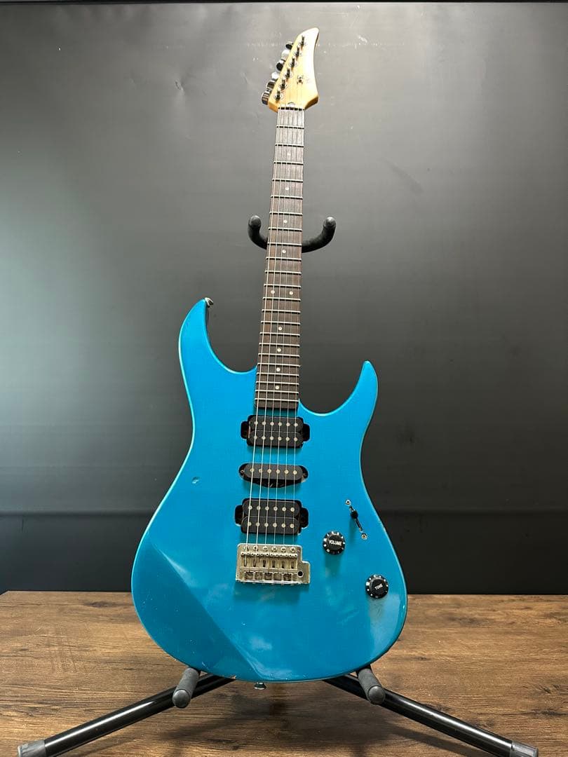 YAMAHA　ADVANCED FORM　YGX-121D　エレキギター