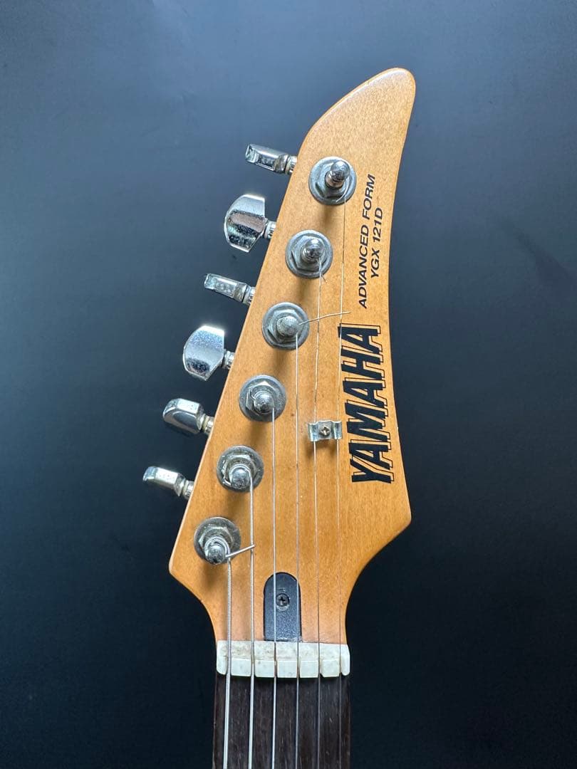 YAMAHA　ADVANCED FORM　YGX-121D　エレキギター